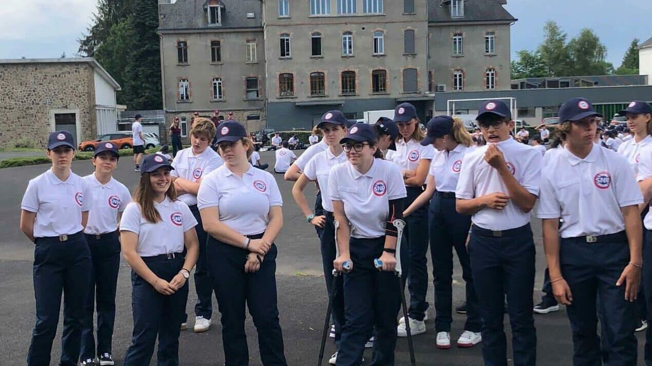 Groupe de jeunes pendant leur séjour à Neuvic